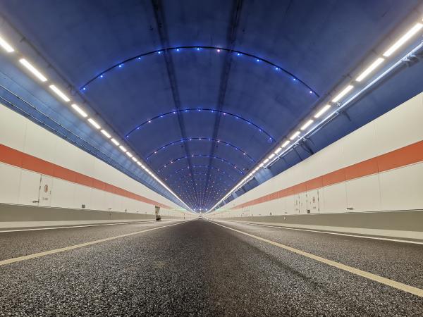Illumination Under the Horizontal Plane: Sansi LED Immersed Tunnel Illumination Solution
