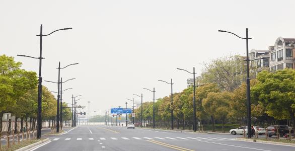 What is The Difference Between LED Solar Street Light And Normal Street Light